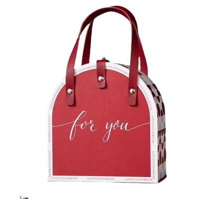 Polka Dot Cardboard Gift Packaging Box Warna Merah Untuk Permen Pernikahan