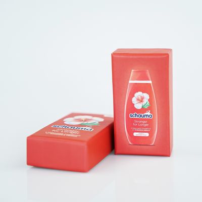 Menggambar kotak kertas kemasan berwarna untuk kosmetik dan shampoo kondisioner rambut